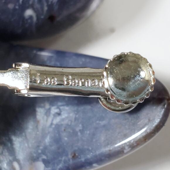 Vintage Les Bernard Blue Plastic J Hoop Screw Back Clip Earrings - Picture 3 of 3